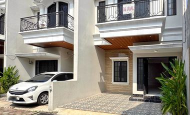 RUMAH BARU MODERN MINIMALIS DEKAT AKSES TOL DI JAGAKARSA