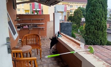 Villa 2 Lantai Bagus Siap Huni Suasana Asri