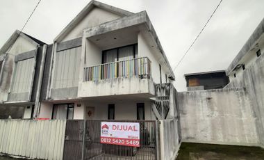 Dijual rumah Jl. Sui Raya Dalam Komp. Grand River Residence
