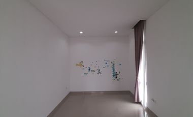 Dijual rumah Jl. Sui Raya Dalam Komp. Grand River Residence