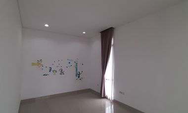 Dijual rumah Jl. Sui Raya Dalam Komp. Grand River Residence