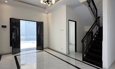 RUMAH BARU MEWAH DALAM TOWNHOUSE DI JAGAKARSA
