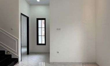 RUMAH BARU MEWAH DALAM TOWNHOUSE DI JAGAKARSA