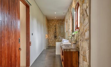 VILLA MEDITERRANIAN UBUD BALI