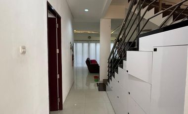 RUMAH 3 LANTAI DI MODERNLAND TURUN  HARGA