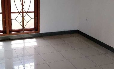 Dikontrakkan Rumah Besar di Seputaran Kampus UGM jln Monjali