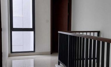 Di Sewakan Rumah Di Sumarecon Bogor  Untuk Pine wood