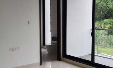 Di Sewakan Rumah Di Sumarecon Bogor  Untuk Pine wood