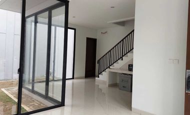 Di Sewakan Rumah Di Sumarecon Bogor  Untuk Pine wood