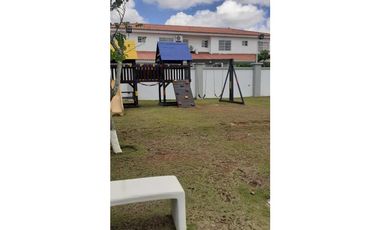 SE VENDE CASA VERSALLES DEL OESTE/ con remodelaciones