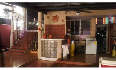 VILLA DE LAS FUENTES I / 400M / 4 HABITACION / AMPLIO PATIO TRASERO JC