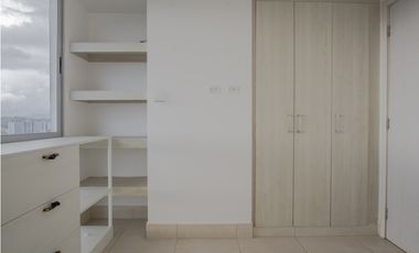 REMATE , VENTA DE APARTAMENTO EN BETANIA , PH SKY POINT.