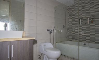 REMATE , VENTA DE APARTAMENTO EN BETANIA , PH SKY POINT.