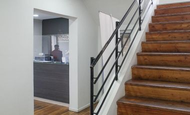 Oficina en Arriendo – Av. Andrés Bello / Bucarest