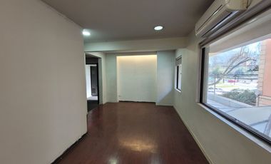 Oficina en Arriendo – Av. Andrés Bello / Bucarest