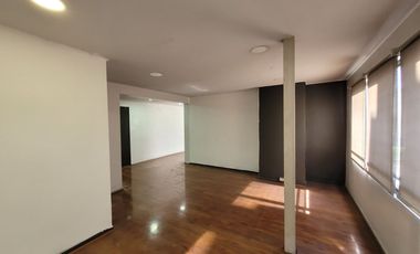 Oficina en Arriendo – Av. Andrés Bello / Bucarest