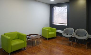 Oficina en Arriendo – Av. Andrés Bello / Bucarest