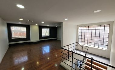 Oficina en Arriendo – Av. Andrés Bello / Bucarest