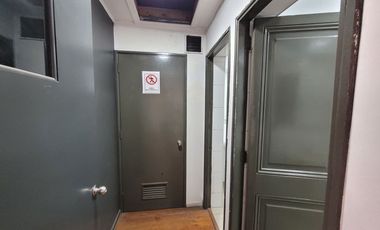 Oficina en Arriendo – Av. Andrés Bello / Bucarest