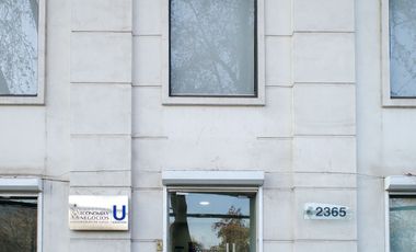 Oficina en Arriendo – Av. Andrés Bello / Bucarest