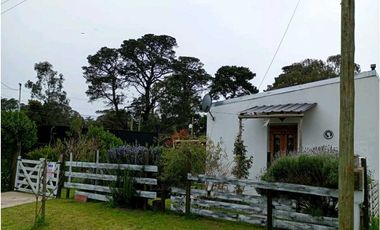 CASA 2 AMBIENTES BARRIO ACANTILADOS