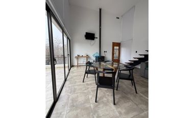 VENTA-CASA LOFT A ESTRENAR EN VILLA ANIMI+PILETA-LA GRANJA