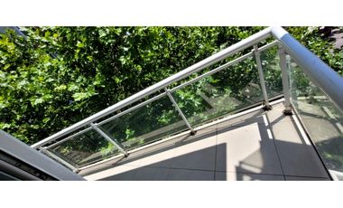 Moderno depto de 2 amb con balcón zona centro.