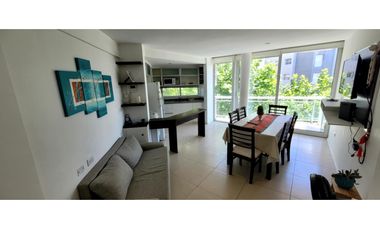 Moderno depto de 2 amb con balcón zona centro.