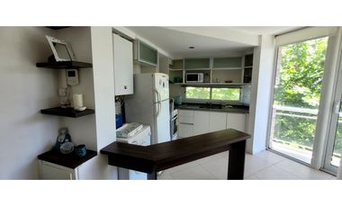Moderno depto de 2 amb con balcón zona centro.