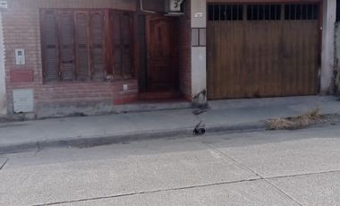 Casa en venta c/ cochera en Lujan
