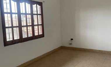 Casa en venta c/ cochera en Lujan
