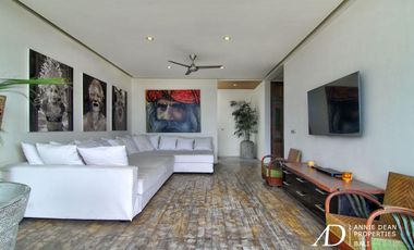 FREEHOLD VILLA WITH COMMERCIAL POTENTIAL IN PETITENGET