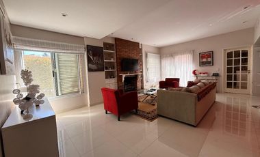 Casa en venta en El Pato Country Club