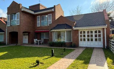 Casa en venta en El Pato Country Club