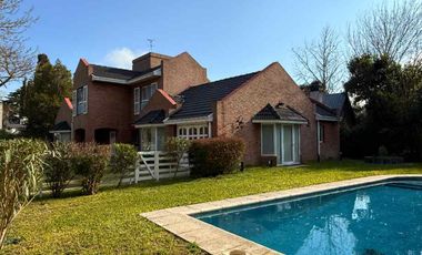 Casa en venta en El Pato Country Club