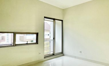 Disewakan Rumah Cantik Dalam Cluster Di Royal Tajur Dekat Jalan Tol