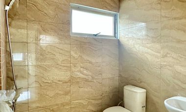 Disewakan Rumah Cantik Dalam Cluster Di Royal Tajur Dekat Jalan Tol