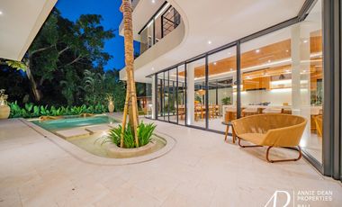 FREEHOLD 4-BEDROOM VILLA IN UMALAS - MODERN LUXURY & TROPICAL LIVING