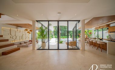 FREEHOLD 4-BEDROOM VILLA IN UMALAS - MODERN LUXURY & TROPICAL LIVING