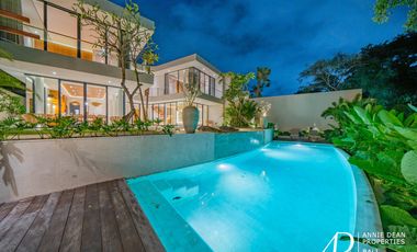 FREEHOLD 4-BEDROOM VILLA IN UMALAS - MODERN LUXURY & TROPICAL LIVING