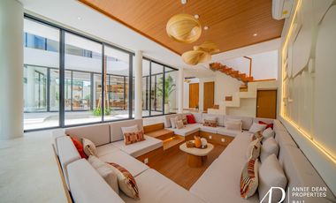 FREEHOLD 4-BEDROOM VILLA IN UMALAS - MODERN LUXURY & TROPICAL LIVING