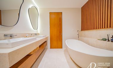 FREEHOLD 4-BEDROOM VILLA IN UMALAS - MODERN LUXURY & TROPICAL LIVING