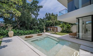 FREEHOLD 4-BEDROOM VILLA IN UMALAS - MODERN LUXURY & TROPICAL LIVING