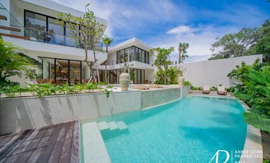 FREEHOLD 4-BEDROOM VILLA IN UMALAS - MODERN LUXURY & TROPICAL LIVING