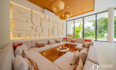 FREEHOLD 4-BEDROOM VILLA IN UMALAS - MODERN LUXURY & TROPICAL LIVING