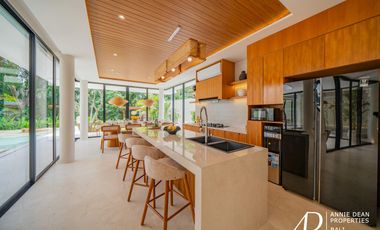 FREEHOLD 4-BEDROOM VILLA IN UMALAS - MODERN LUXURY & TROPICAL LIVING