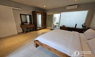 FREEHOLD | RESIDENCE-STYLE 3-BEDROOM VILLA IN PRIME UMALAS LOCATION