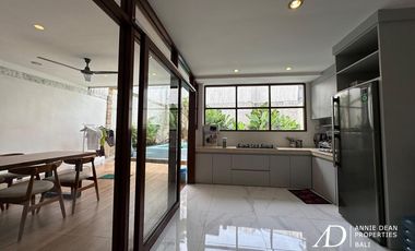 FREEHOLD CONTEMPORARY TWO-STORY VILLA IN CEMAGI