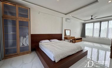 FREEHOLD CONTEMPORARY TWO-STORY VILLA IN CEMAGI