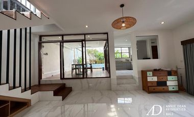 FREEHOLD CONTEMPORARY TWO-STORY VILLA IN CEMAGI